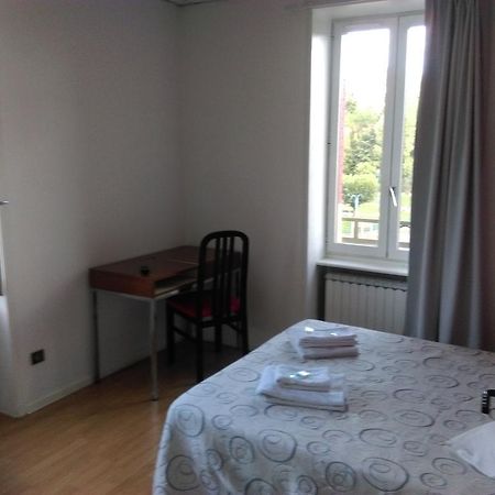 Le Clos Fleuri Bourg-de-Thizy Exteriör bild