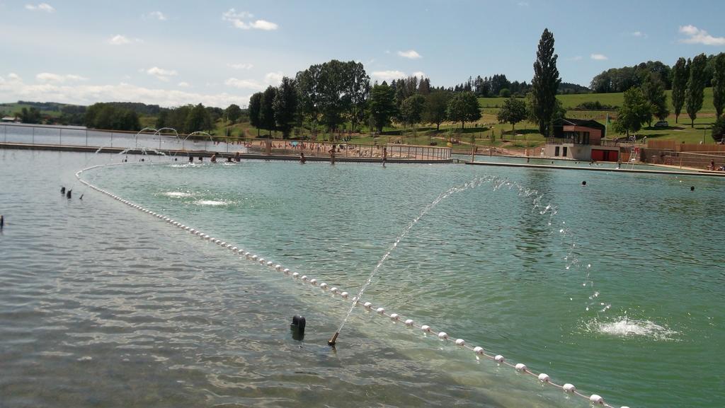Le Clos Fleuri Bourg-de-Thizy Exteriör bild